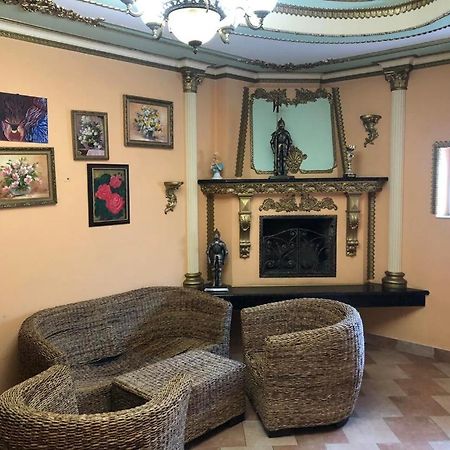 Hotel Nikolet Мукачево Экстерьер фото
