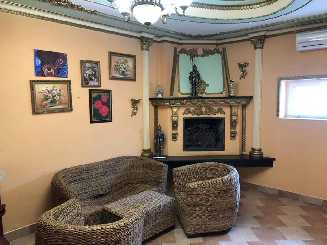 Hotel Nikolet Мукачево Экстерьер фото