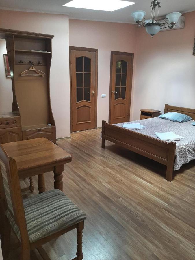 Hotel Nikolet Мукачево Экстерьер фото