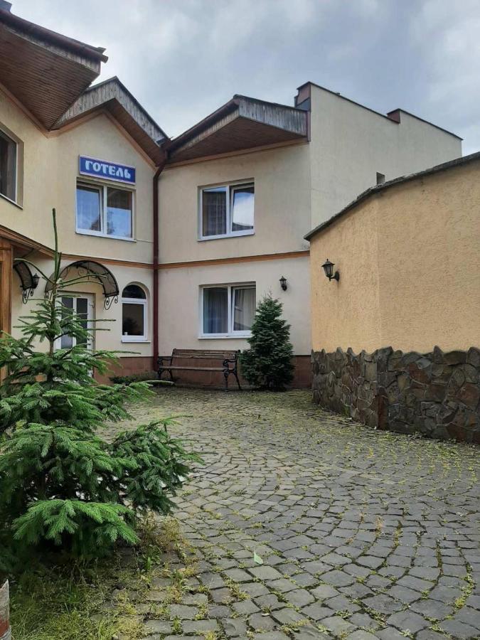 Hotel Nikolet Мукачево Экстерьер фото