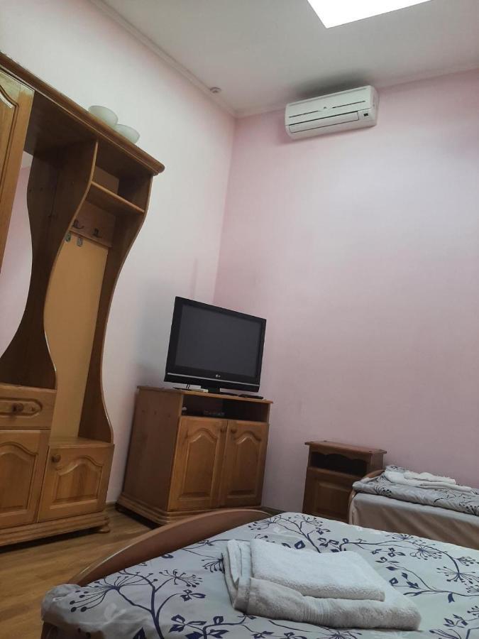 Hotel Nikolet Мукачево Экстерьер фото